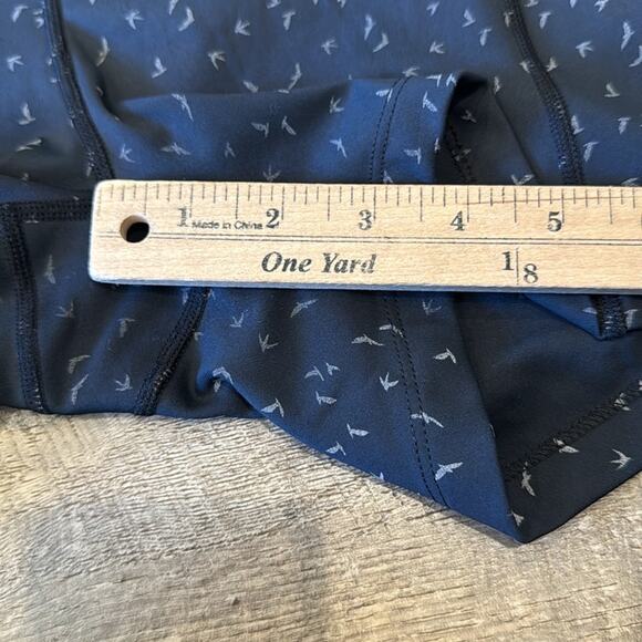 NWOT Oiselle Firecracker Reflective Compression Shorts Size 12 - Picture 5 of 11